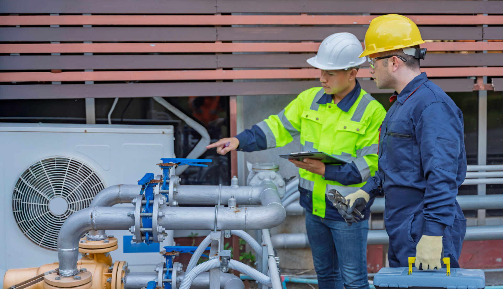 Produkte für die Reparatur von Rohrleitungen und Armaturen
